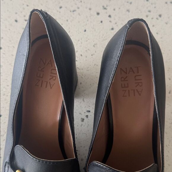Naturalizer Callie-Moc Black Leather Block Heel Loafers Gold Chain Size 9.5 EUC - Picture 9 of 12